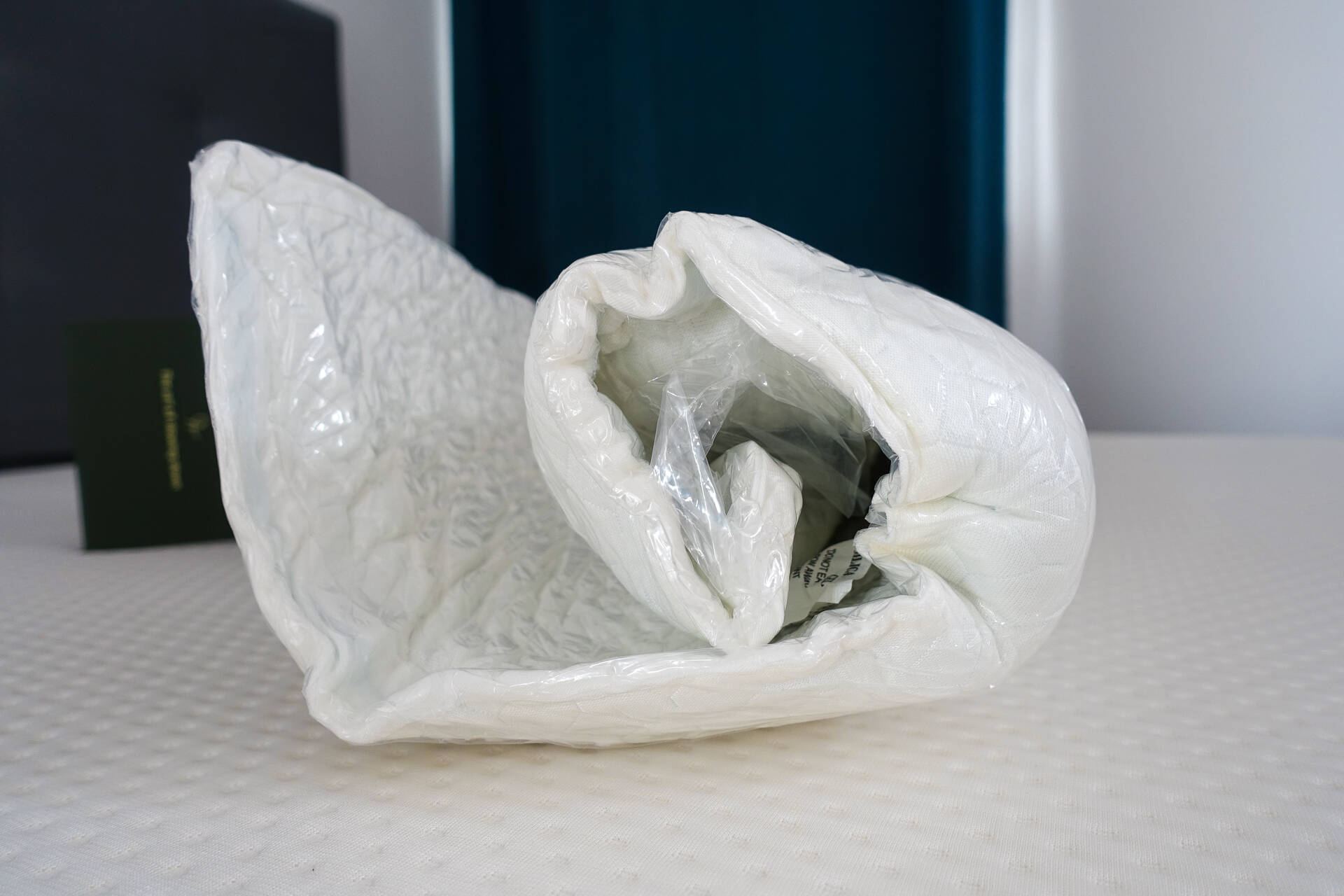 unrolling aeyla foamo pillow